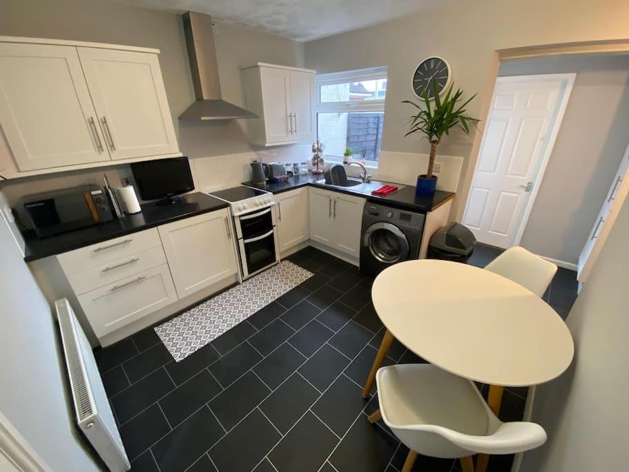 Seaside 2 Bed Townhouse, Near Cleethorpes Station Exterior foto
